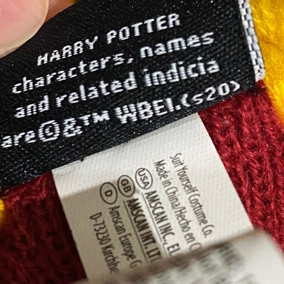 Harry Potter Gryffindor Scarf Licensed WB House Pride Cosplay Yellow Fringe - Picture 9 of 11